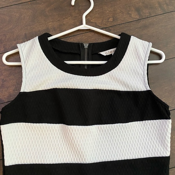 Ladies striped sleeveless blouse - Picture 3 of 3
